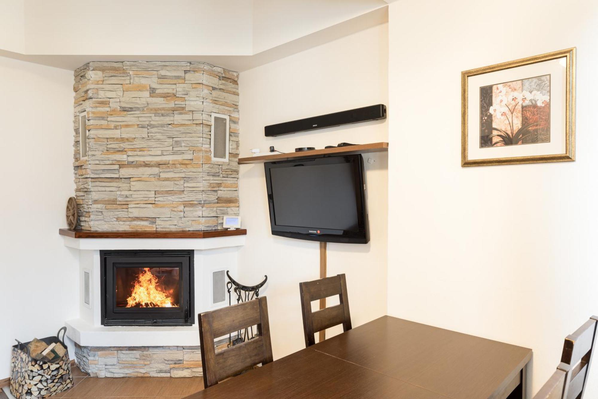 Apartments Iris Stara Lesna Exterior photo